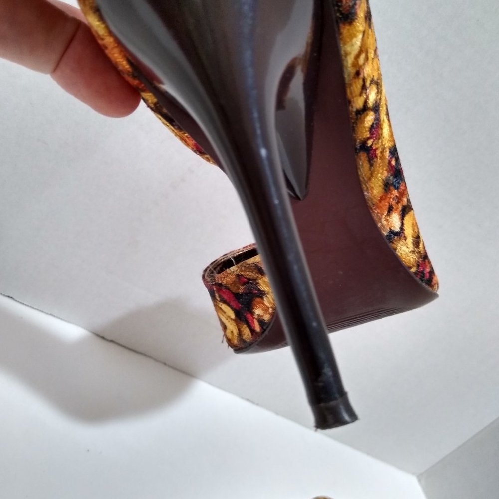 Carlos Santana Flowered High Heels - Picture 8 of 9